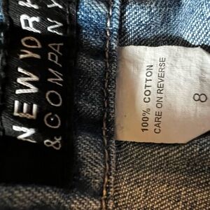 New York & Company women’s  Blue capris